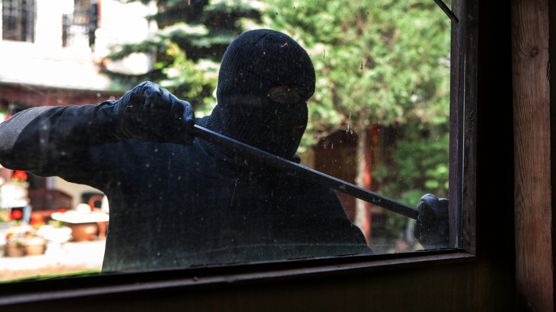 Furti in casa: la sicurezza parte dagli infissi (anche con il Bonus)